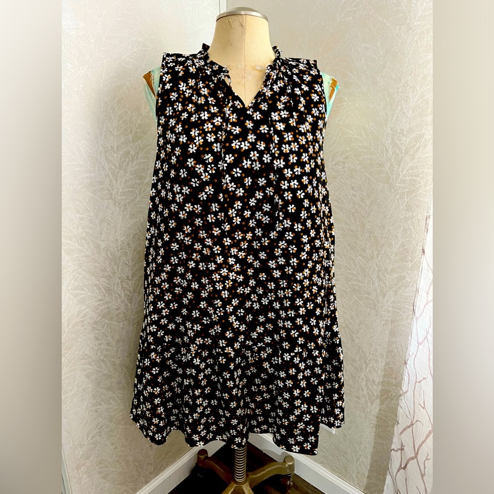 Sonoma dress sz Med with pockets